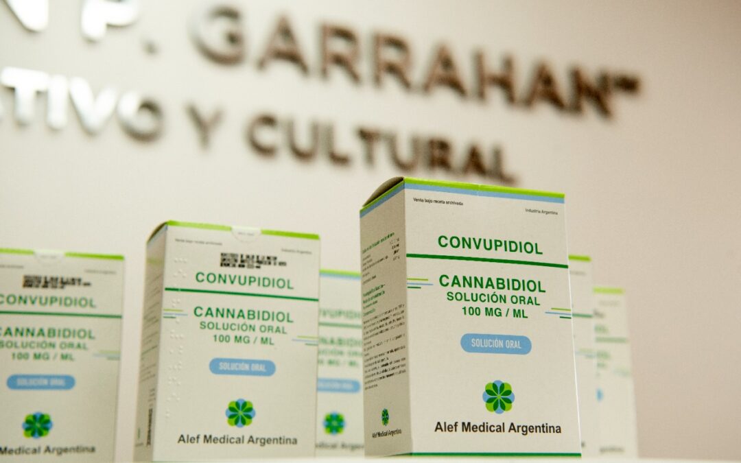 El Ministerio de Salud realizó la primera entrega de cannabis medicinal a pacientes con epilepsia del Hospital Garrahan