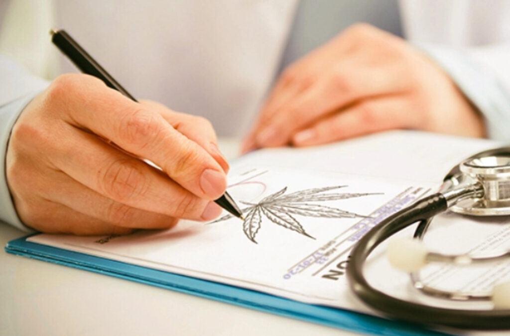 Cannabis: El Colegio de Médicos de Rosario llama a los equipos de salud a romper tabús y prescribir